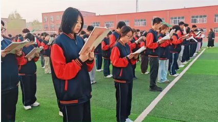 朗朗书声此起彼伏