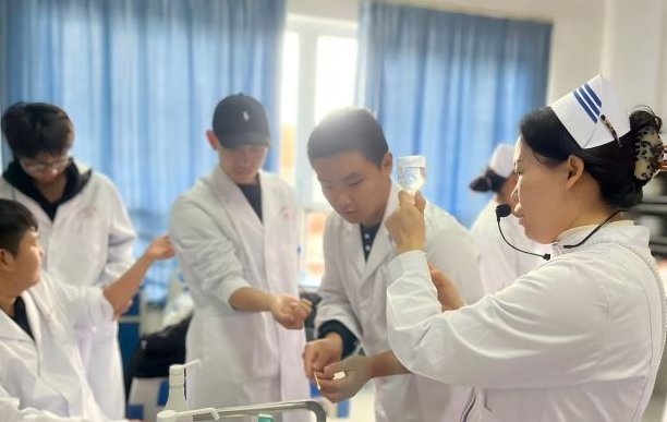 避免被站外镜像带偏